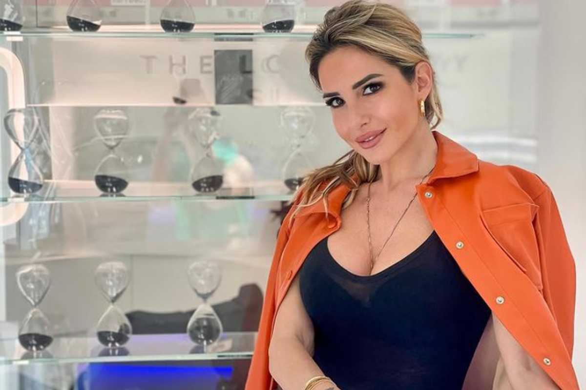 Giorgia Rossi, la scollatura incanta i fan: pronta per la serata speciale