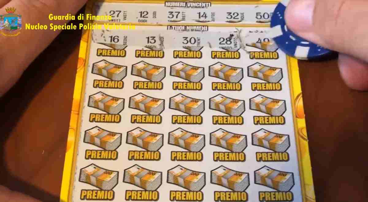 Gratta e Vinci, l'esperienza paga: vince 500 euro grattando un solo numero