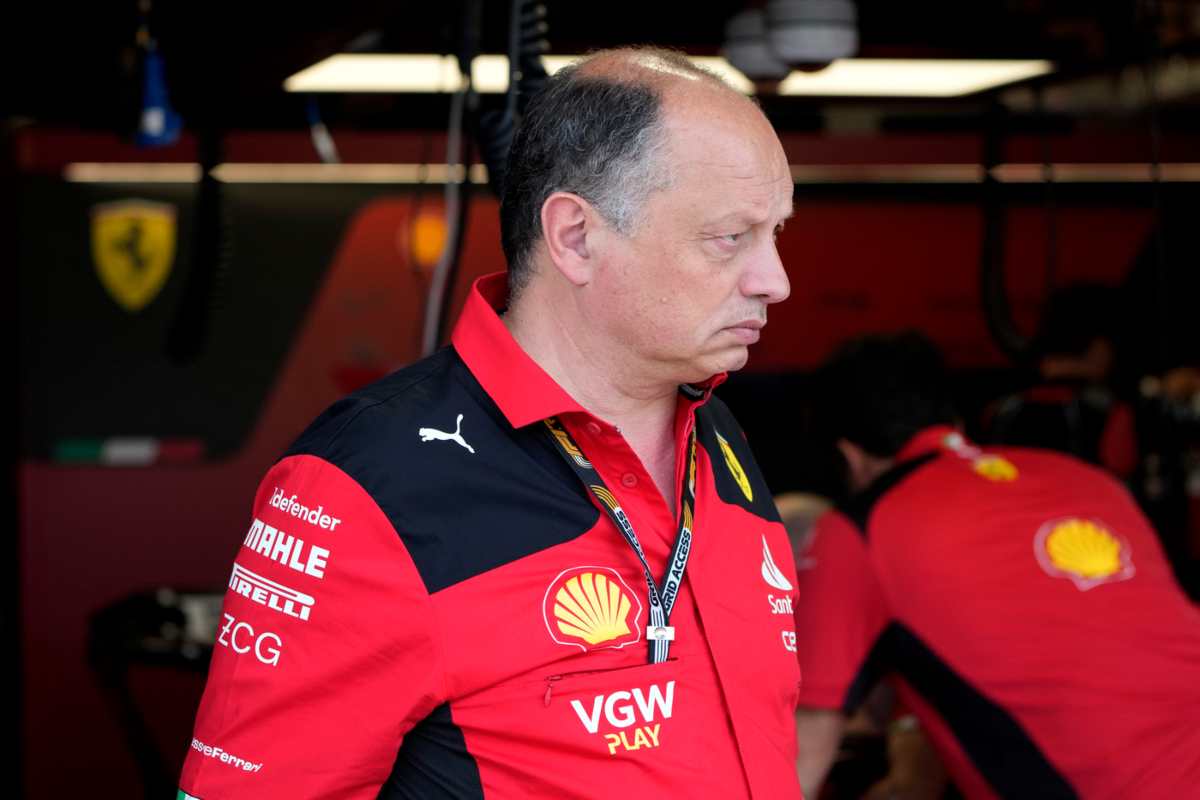 Rinnovo Leclerc, Vasseur guarda a Hamilton: acque agitate alla Ferrari