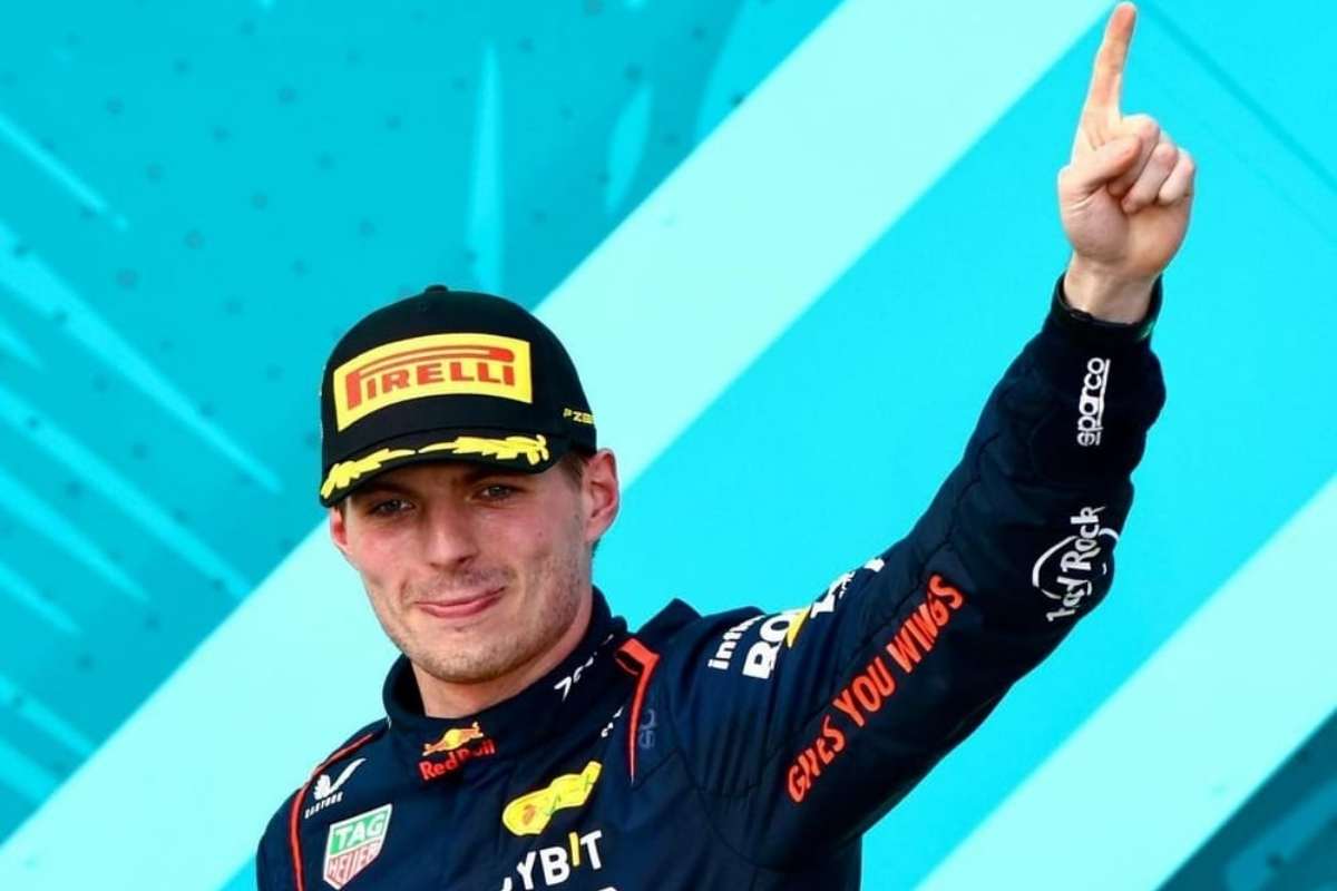 Verstappen non bada a spese: dal jet milionario al bolide da collezione