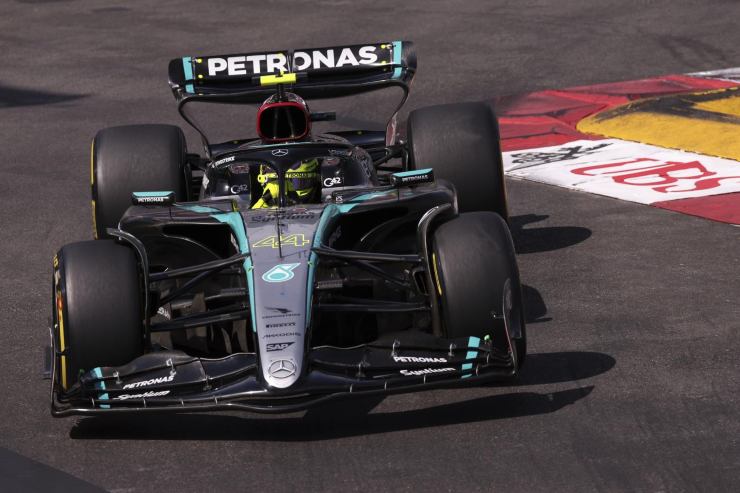 Colpo di scena Hamilton, arriva una decisione storica in Formula 1