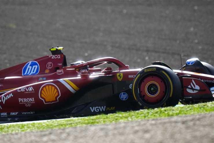 Mazzata Sainz, non c'è pace per il pilota Ferrari