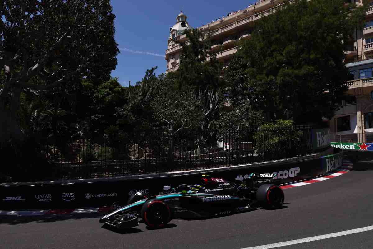Hamilton sconvolge Monaco, la scelta non è passata inosservata