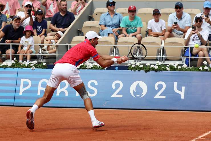 Djokovic sogna la semifinale nel match con Tsitsipas 