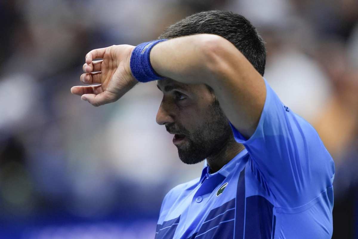 Djokovic in ginocchio: così un vero dramma