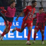 Charlys esulta dopo il gol al Brescia