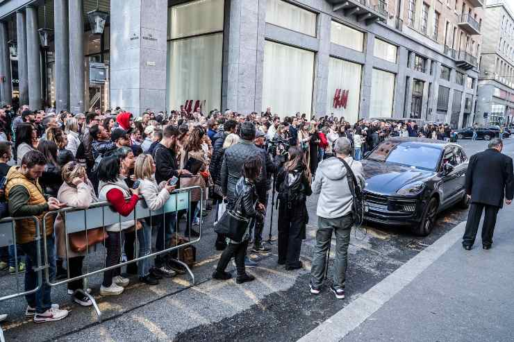 Folla in attesa di Sinner