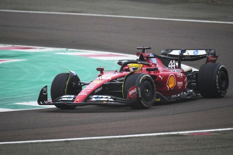 La prima di Hamilton sulla Ferrari 