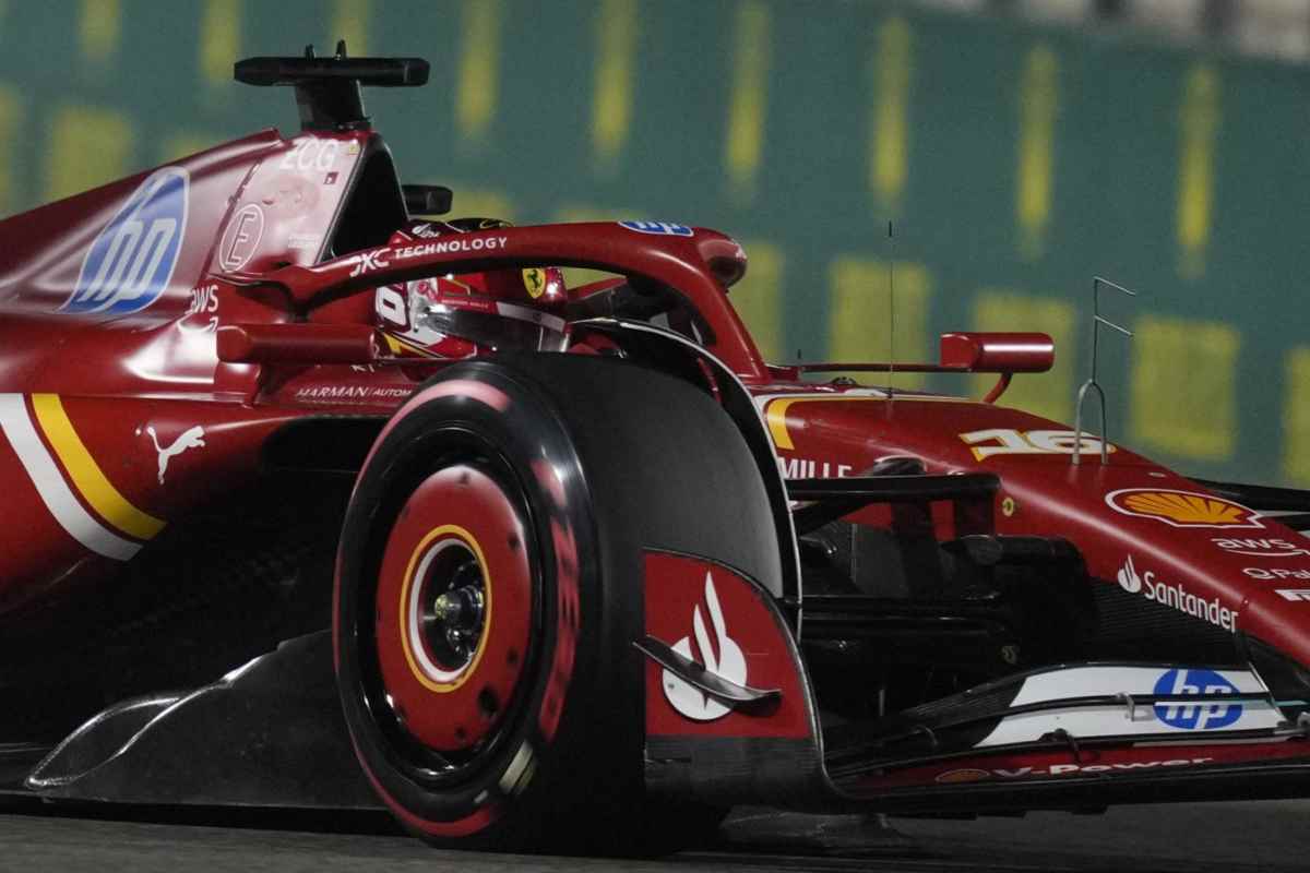 Hamilton subito ko con la Ferrari: Leclerc può festeggiare