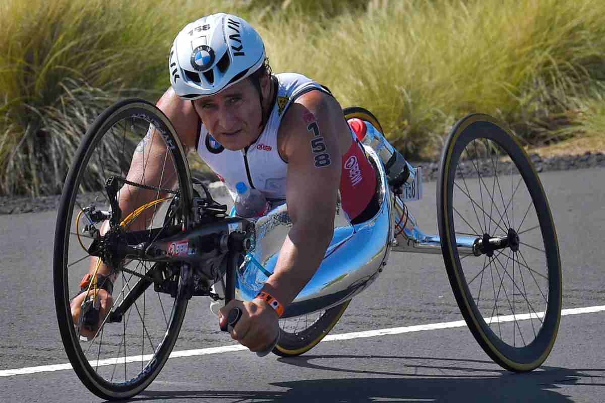 Tifosi in lacrime per Zanardi: riecco la foto commovente