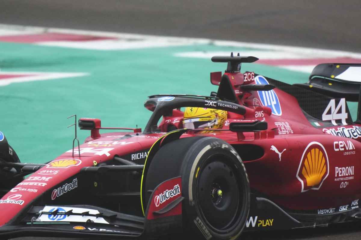 Hamilton già non ne può più: i tifosi Ferrari restano di sasso