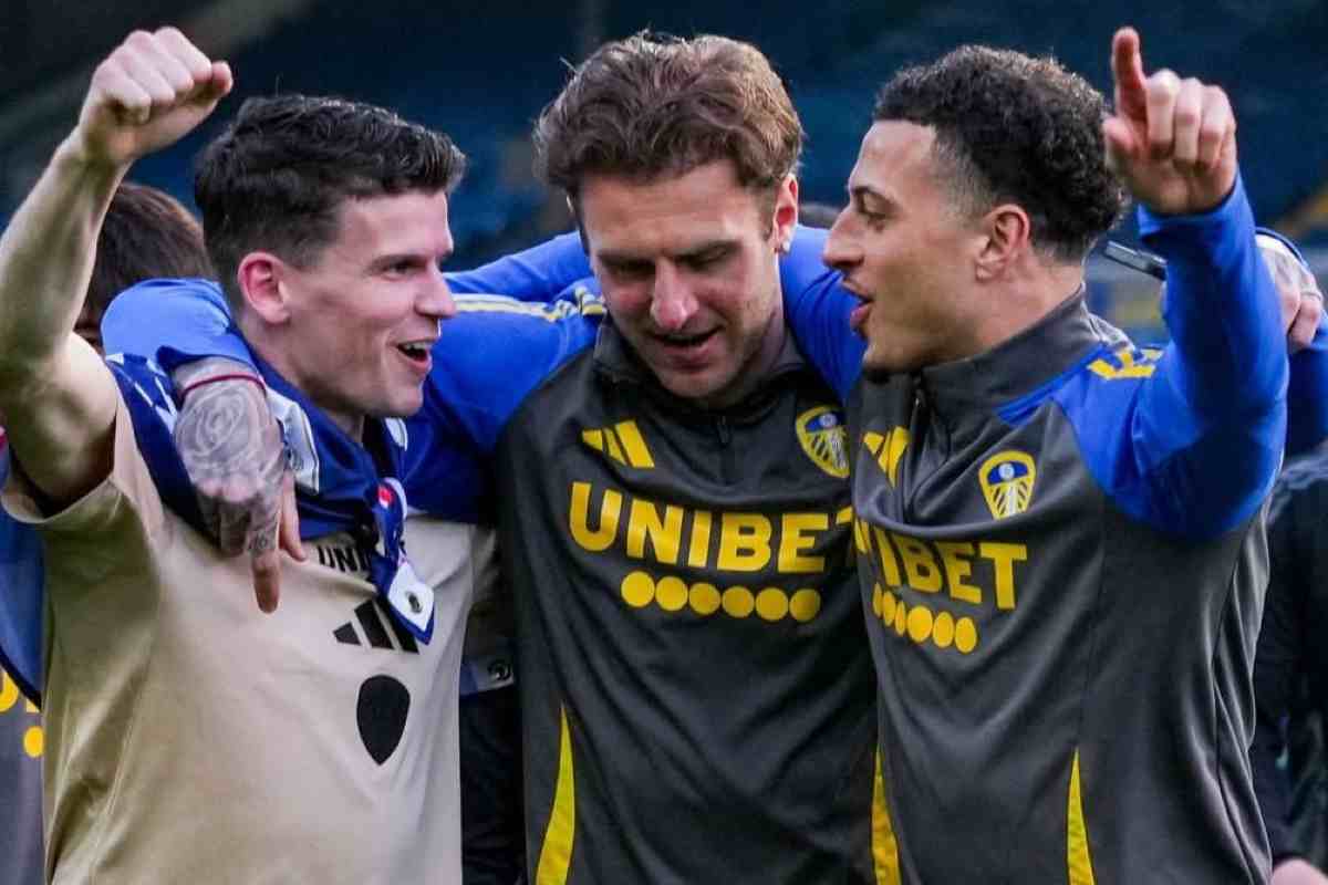 I giocatori del Leeds durante la festa promozione